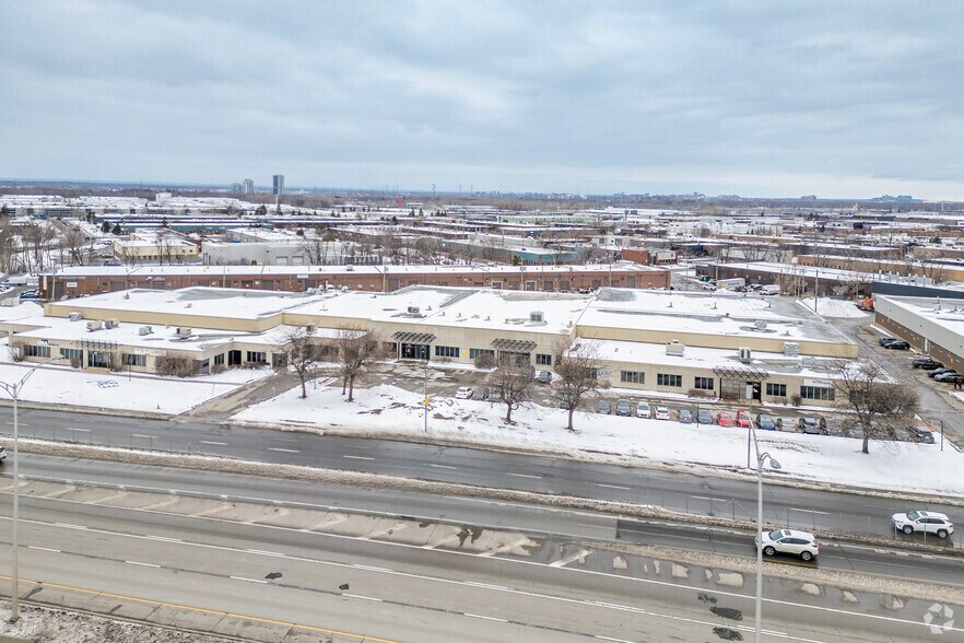 More Photos Of 9415-9495 Aut Transcanadienne, Montréal Warehouse For Lease