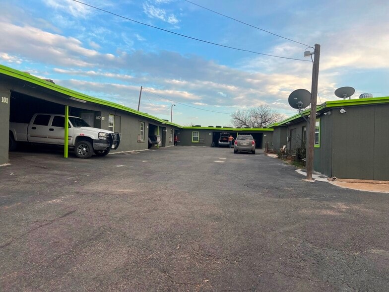 More Photos Of 1041 Westpoint Ave, Colorado City Hotel For Sale