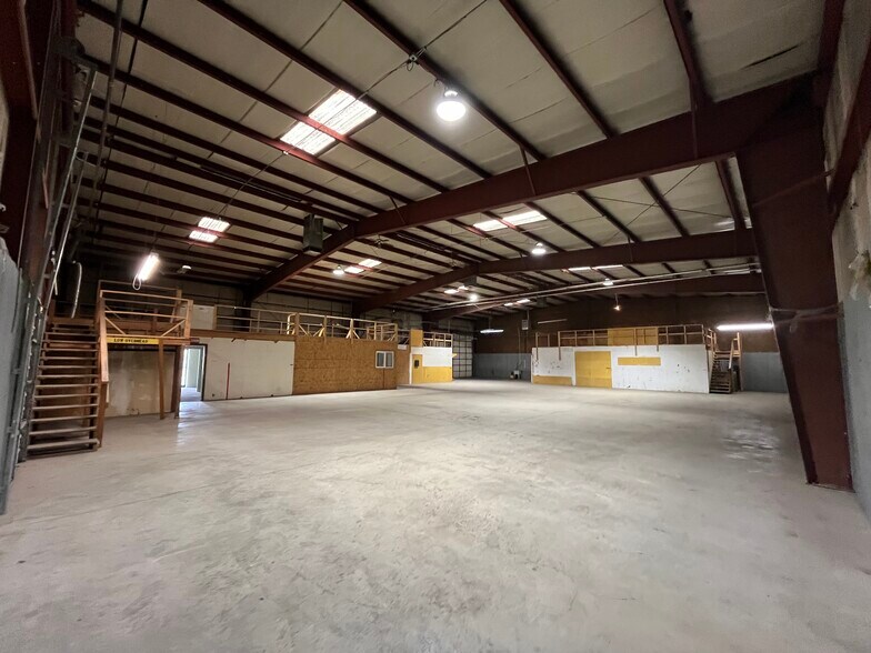 More Photos Of 651 E 66th Ave, Denver Warehouse For Lease
