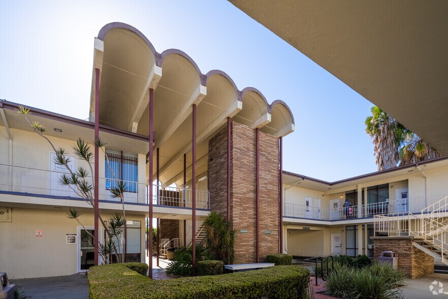 More Photos Of 3840 Woodruff Ave, Long Beach Medical For Lease