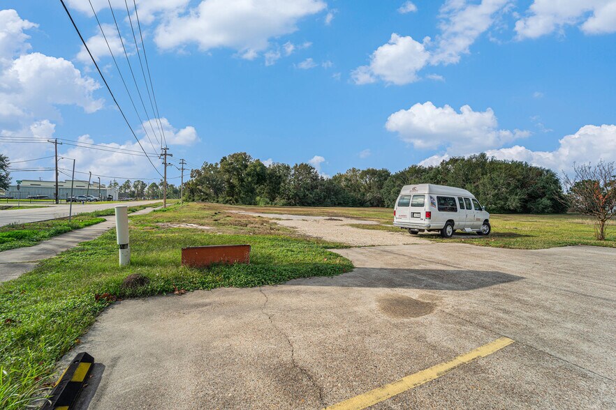 More Photos Of 3421 E Walnut St, Pearland Daycare Center For Sale