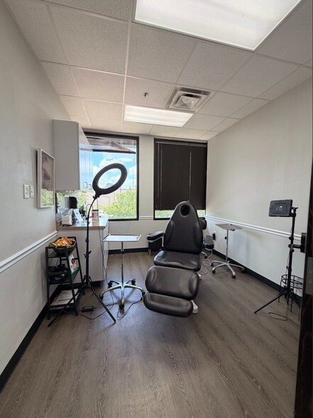 More Photos Of 250 E Basse Rd, San Antonio Medical For Lease