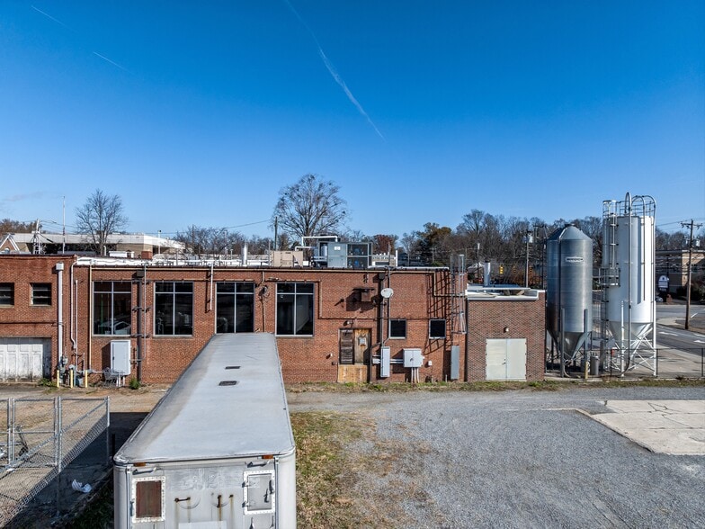 More Photos Of 212 S Green St, Morganton Bar For Sale