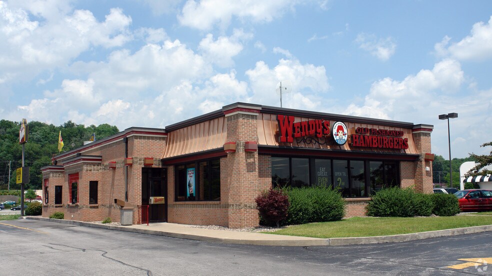 More Photos Of 3820-3900 44th Ave, Moline Unknown For Lease