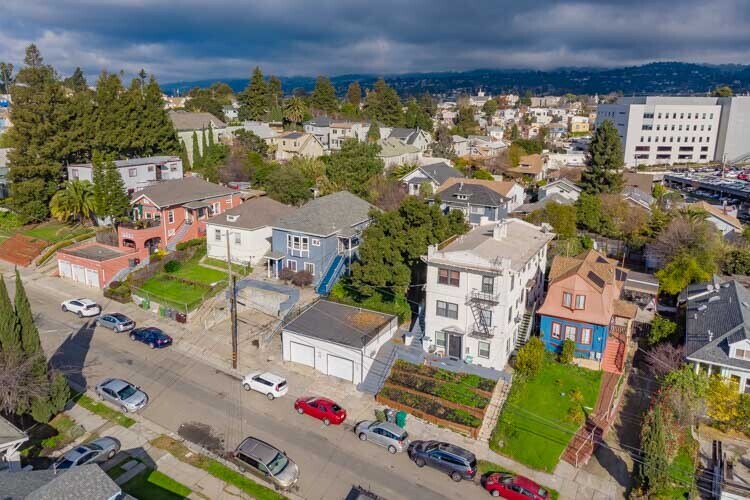 More Photos Of 1364 E 27th St, Oakland Apartments For Sale