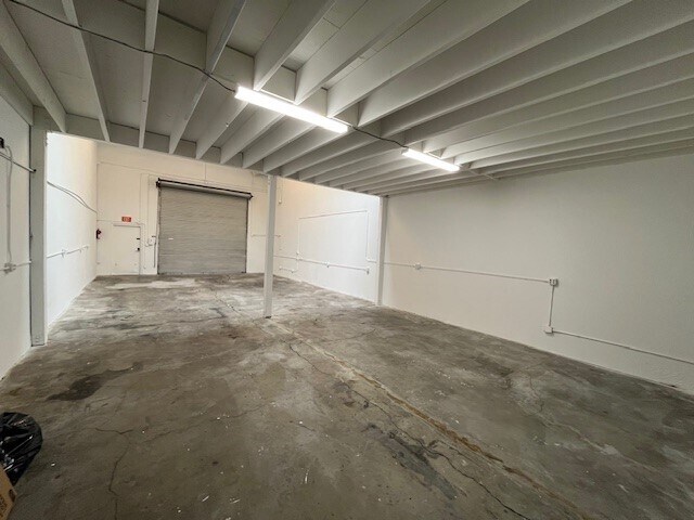 More Photos Of 1231-1241 E Warner Ave, Santa Ana Distribution For Lease