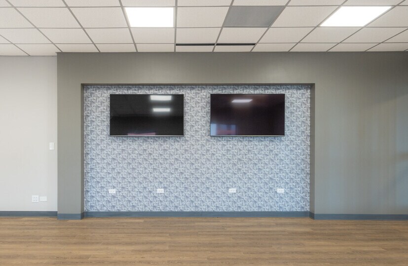 More Photos Of 9950 Lawrence Ave, Schiller Park Office For Lease