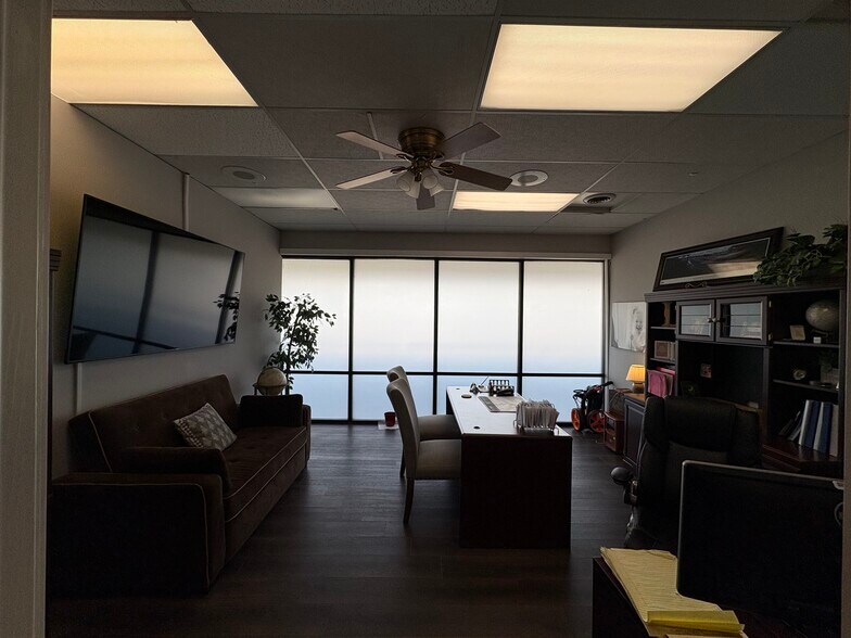 More Photos Of 1660 E 71st St, Tulsa Unknown For Lease