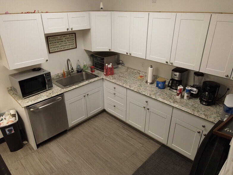 More Photos Of 6758 Bourgeois Rd, Houston Warehouse For Sale