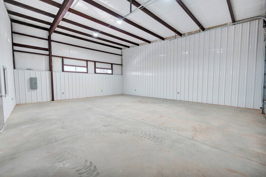 More Photos Of 7509 W Industrial Ave, Midland Warehouse For Lease