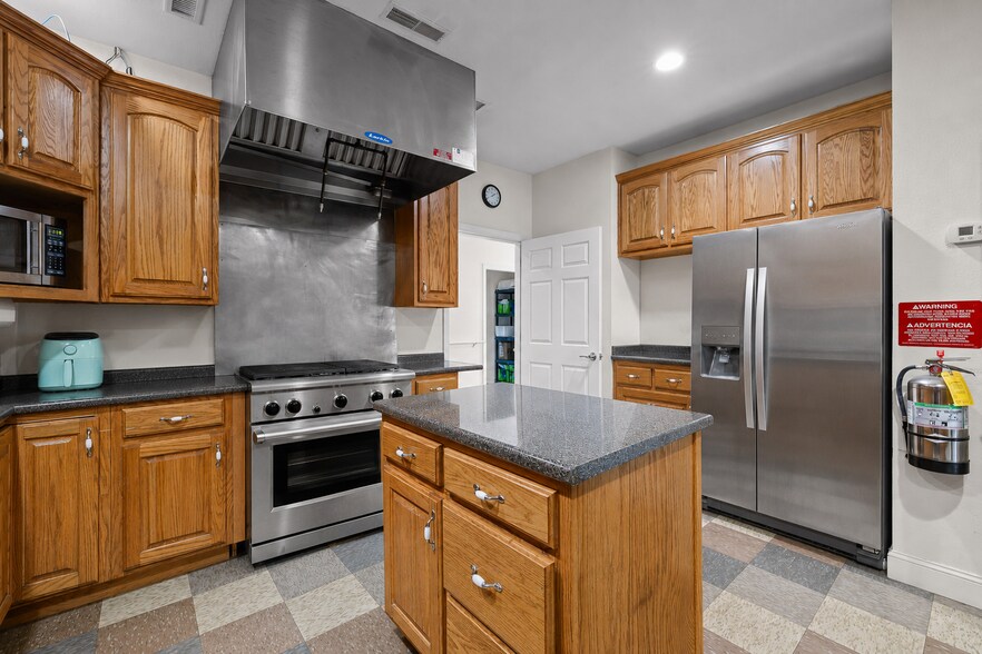More Photos Of 419 Pin Hook Rd, Spring City Assisted Living For Sale