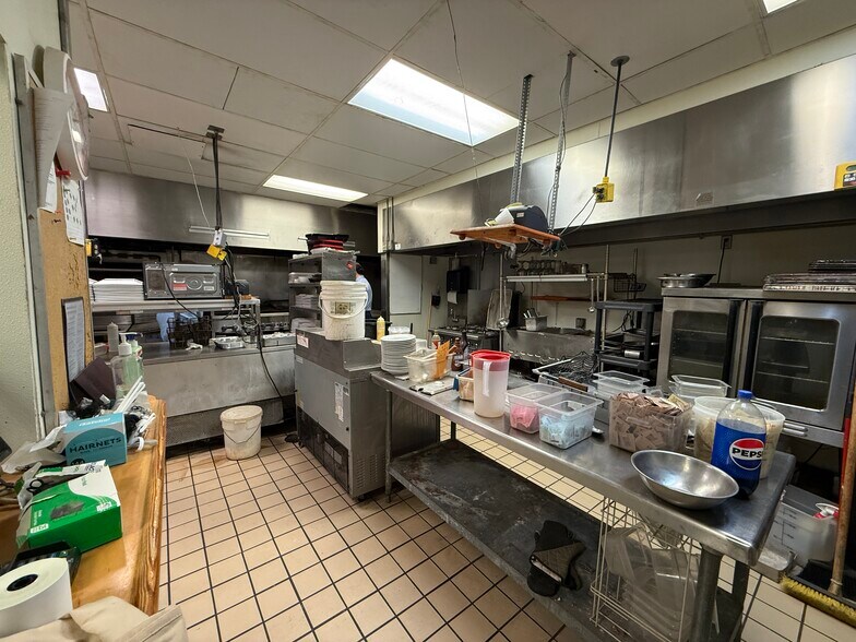 More Photos Of 7600 Alabama St, El Paso Restaurant For Sale