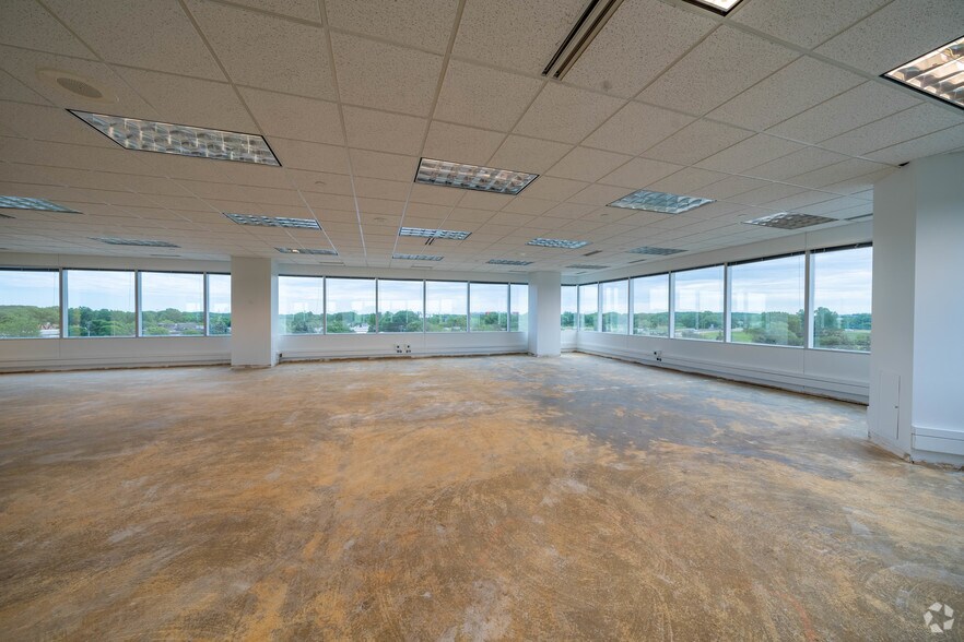 More Photos Of 605 US-169, Plymouth Medical For Lease