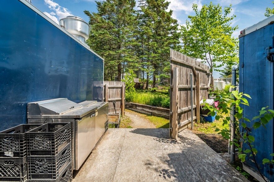 More Photos Of 40 North Rd, Swans Island Convenience Store For Sale