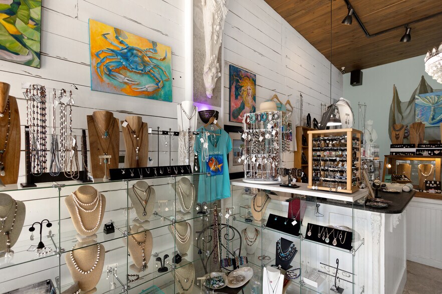 More Photos Of 20 Hub Ln, Watersound General Retail For Sale