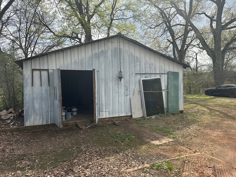 More Photos Of 1106 Esplanade St, Marshall Apartments For Sale