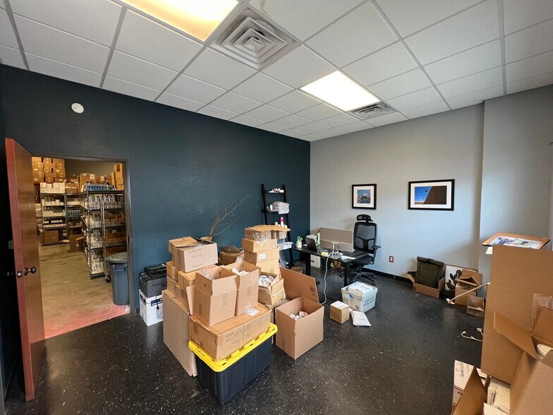 More Photos Of 1050 Meadows Dr, Round Rock Light Distribution For Lease