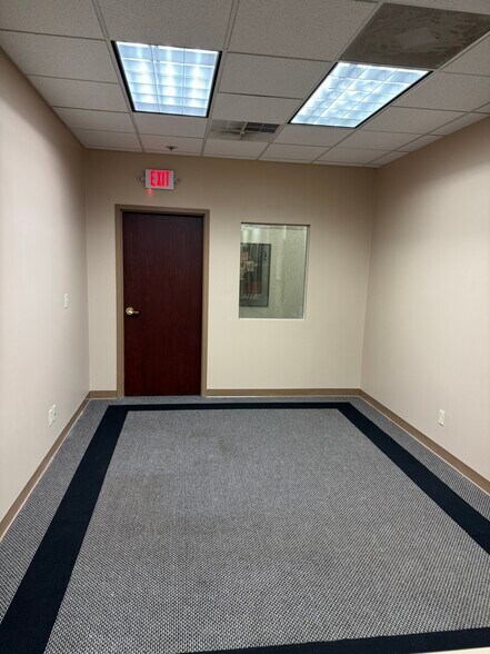 More Photos Of 714 Spirit 40 Park Dr, Chesterfield Office For Sale