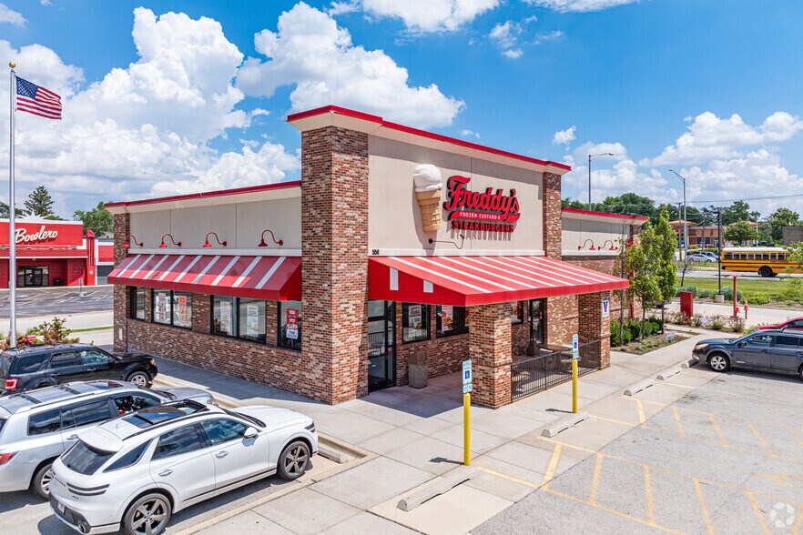 More Photos Of 500-558 E North Ave, Glendale Heights Unknown For Lease