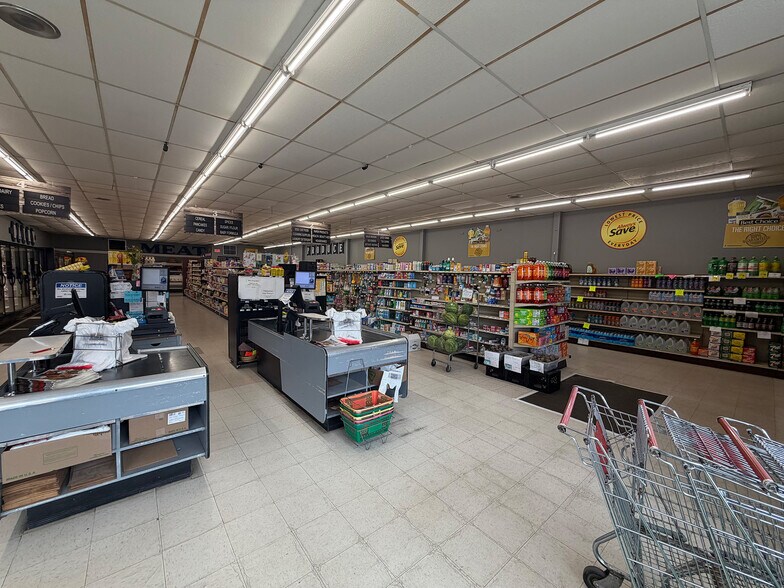 More Photos Of 734 3rd St, Humboldt Convenience Store For Sale