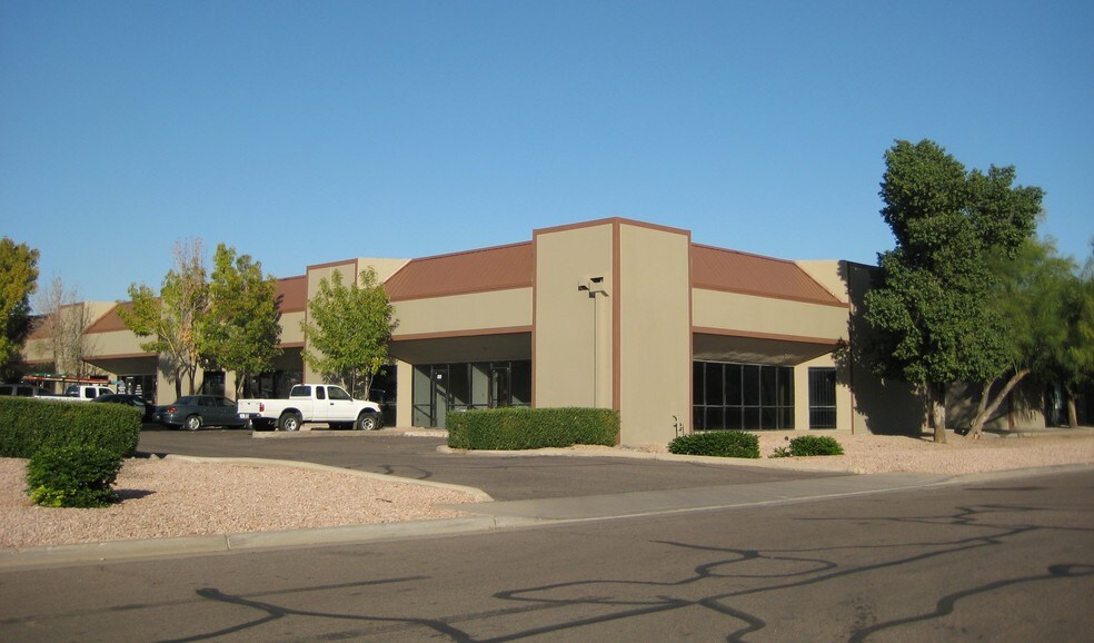 More Photos Of 3334-3432 W Wilshire Dr, Phoenix Warehouse For Lease