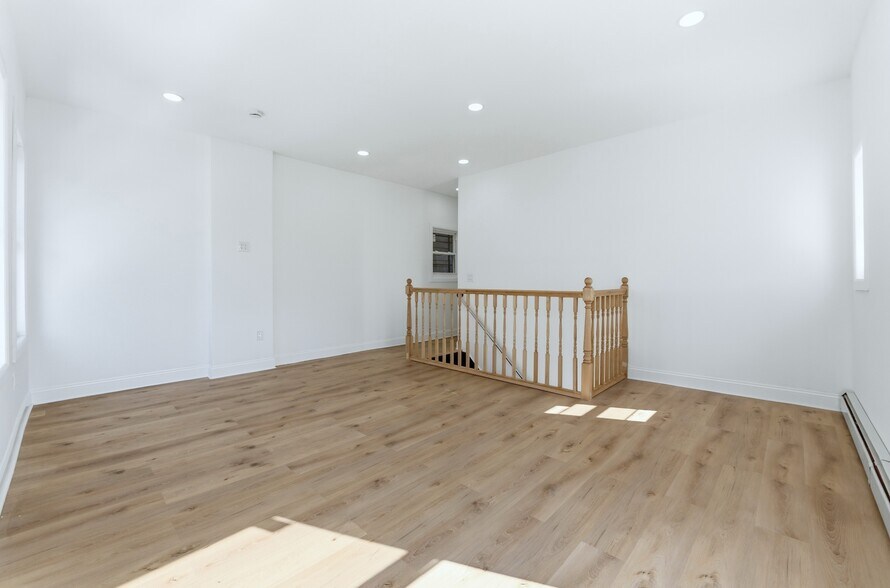 More Photos Of 615 E 22nd St, Paterson General Retail For Sale