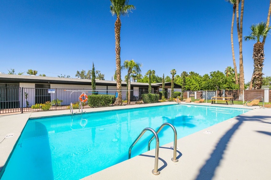 More Photos Of 2620 N 40th St, Phoenix Apartments For Sale