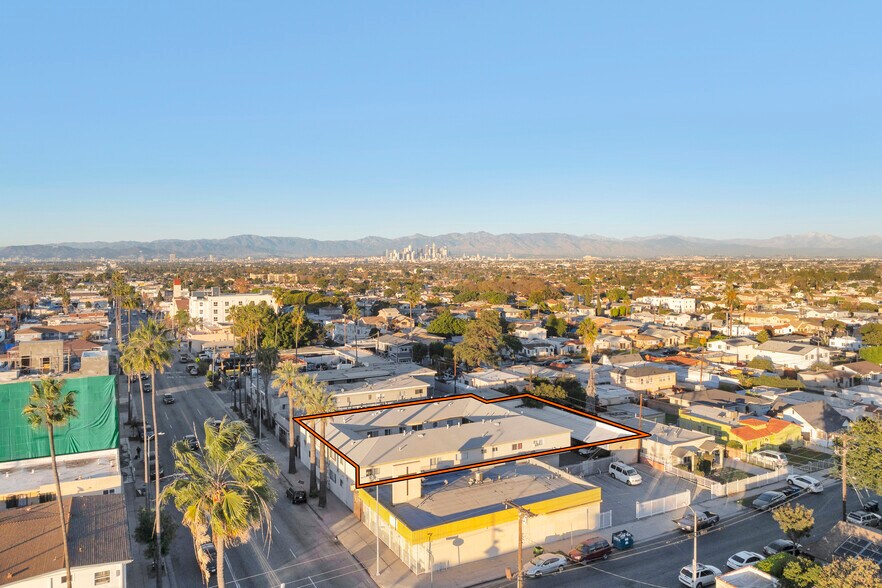 More Photos Of 8118 S Western Ave, Los Angeles Apartments For Sale