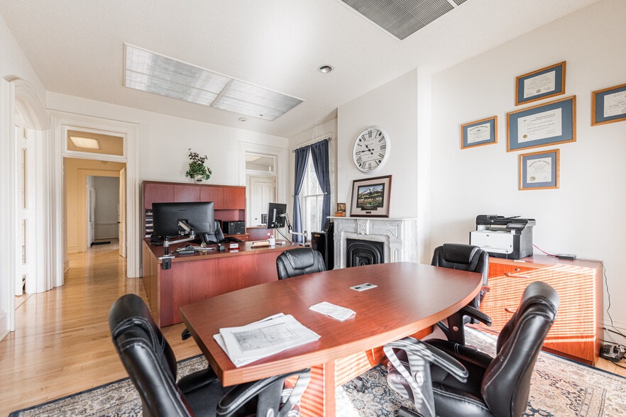 More Photos Of 223 E State St, Geneva Office For Sale