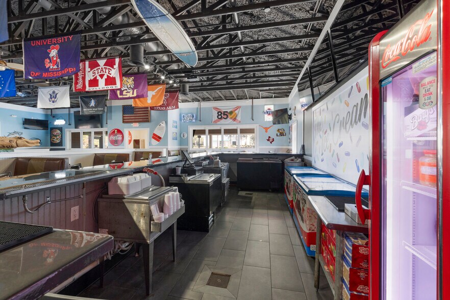 More Photos Of 10031 Hutchison Blvd, Panama City Beach Restaurant For Sale
