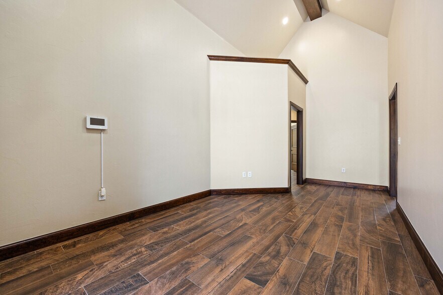 More Photos Of 2616 Covell Village Dr, Edmond Medical For Lease