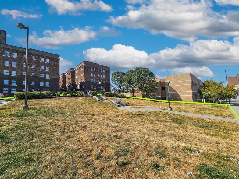 More Photos Of NWC 20th & Jones Street, Omaha Land For Sale