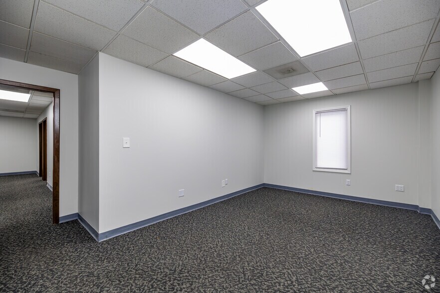 More Photos Of 6230-6360 Busch Blvd, Columbus Unknown For Lease