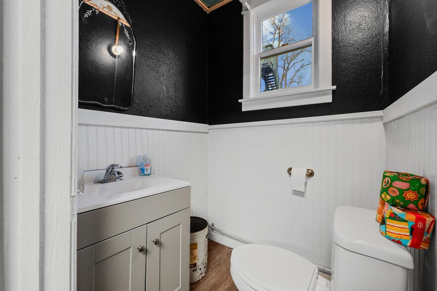 More Photos Of 305 N Main St, Ste Genevieve Storefront Retail Residential For Sale