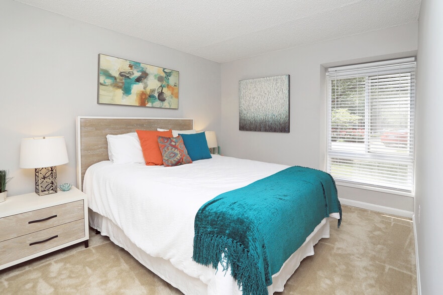 More Photos Of 8340 Indian Head Hwy, Fort Washington Apartments For Sale