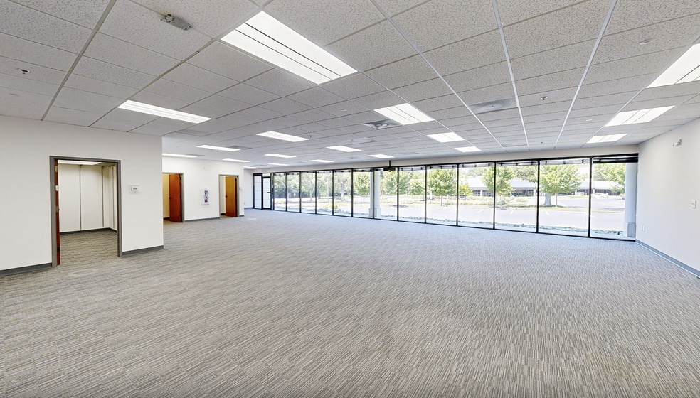 More Photos Of 1000 Holcomb Woods Pky, Roswell Unknown For Lease