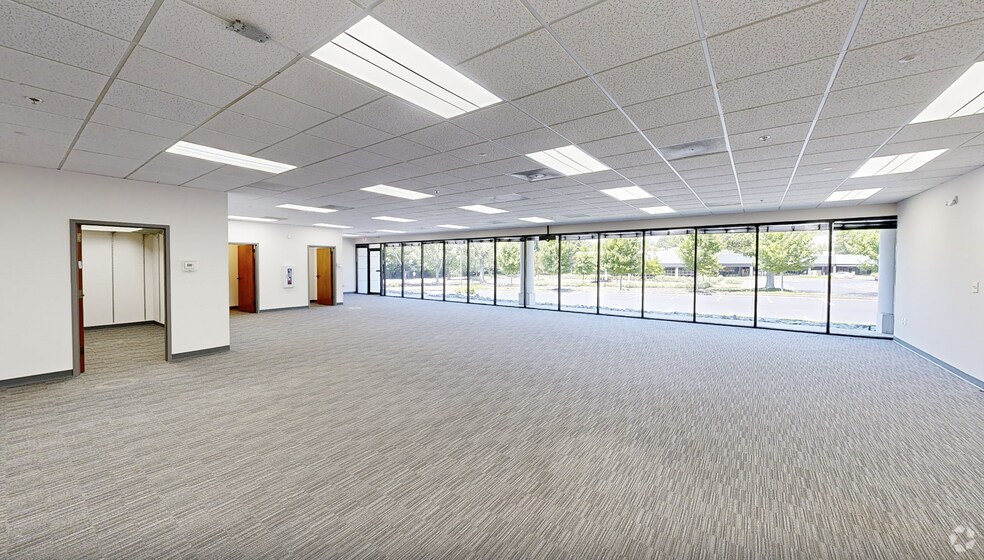 More Photos Of 1000 Holcomb Woods Pky, Roswell Unknown For Lease