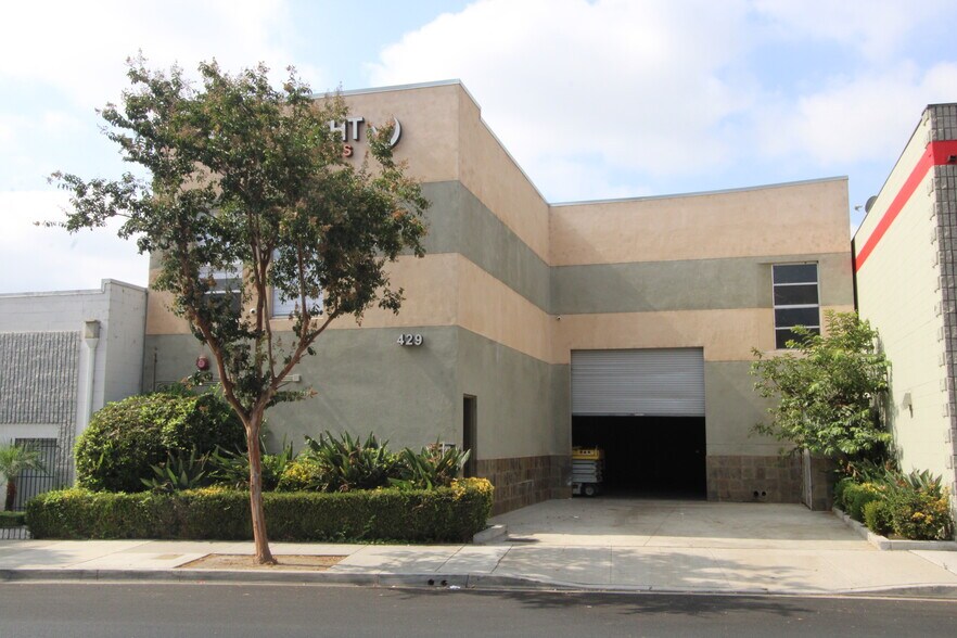 More Photos Of 429 S Flower St, Burbank Warehouse For Lease