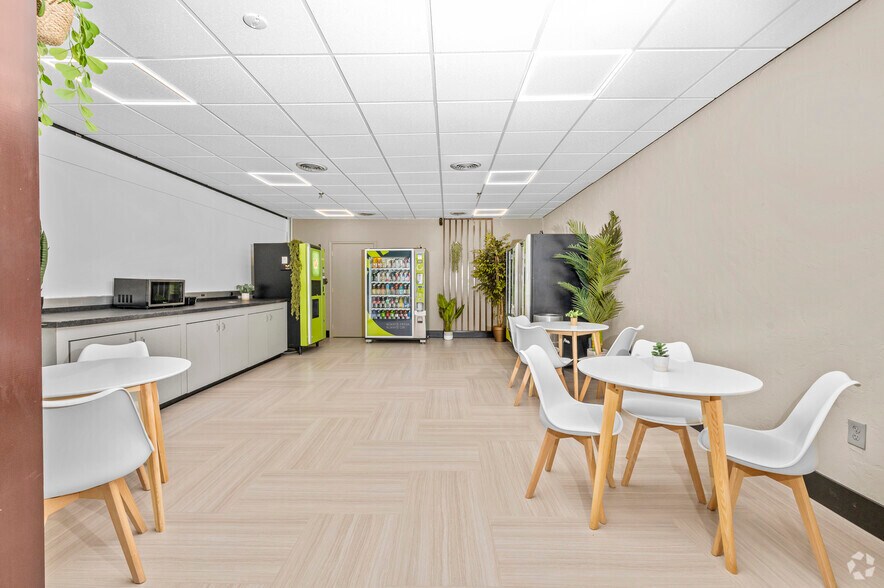 More Photos Of 313 W Liberty St, Lancaster Office For Lease