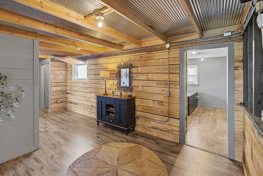 More Photos Of 2102 N Outer Dr, Dexter Office For Sale