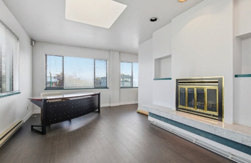 More Photos Of 5508 Dorset St, Burnaby Distribution For Sale