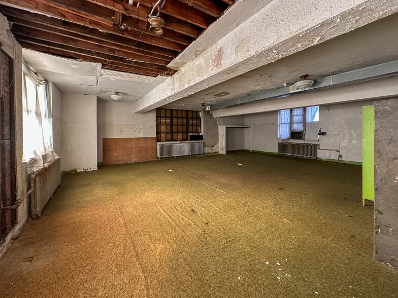 More Photos Of 6855 & 6747 Vinewood St, Detroit Religious Facility For Sale