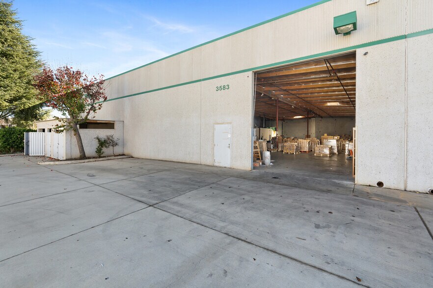 More Photos Of 3583 Old Conejo Rd, Newbury Park Manufacturing For Lease