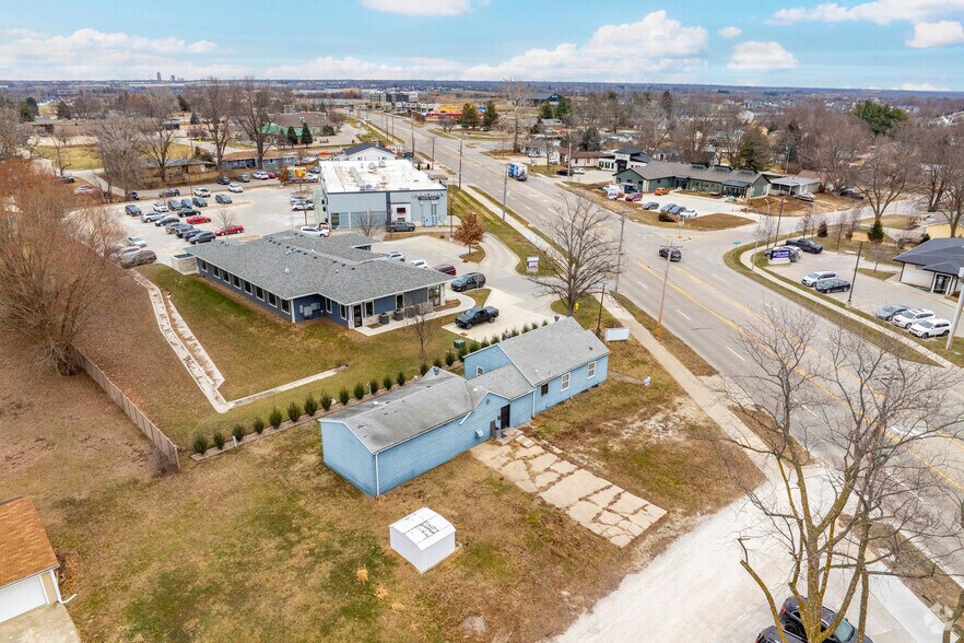 More Photos Of 1305 Sunset Dr, Norwalk Office For Sale