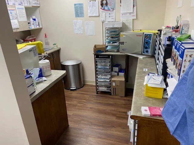 More Photos Of 5995-5997 Brockton Ave, Riverside Medical For Sale