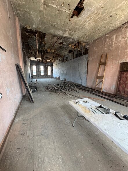More Photos Of 725 Main St, Lafayette Storefront For Sale