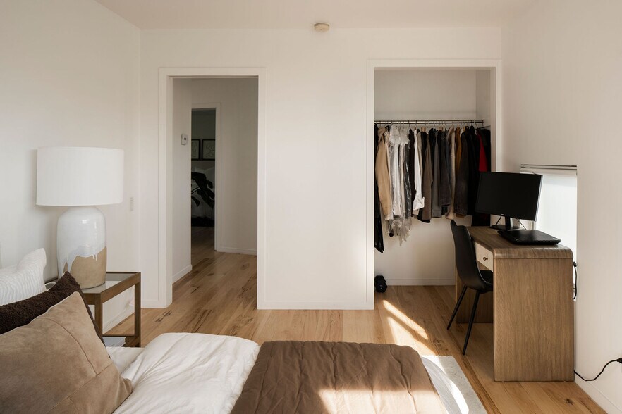 More Photos Of 608 Westminster Ave, Venice Apartments For Sale