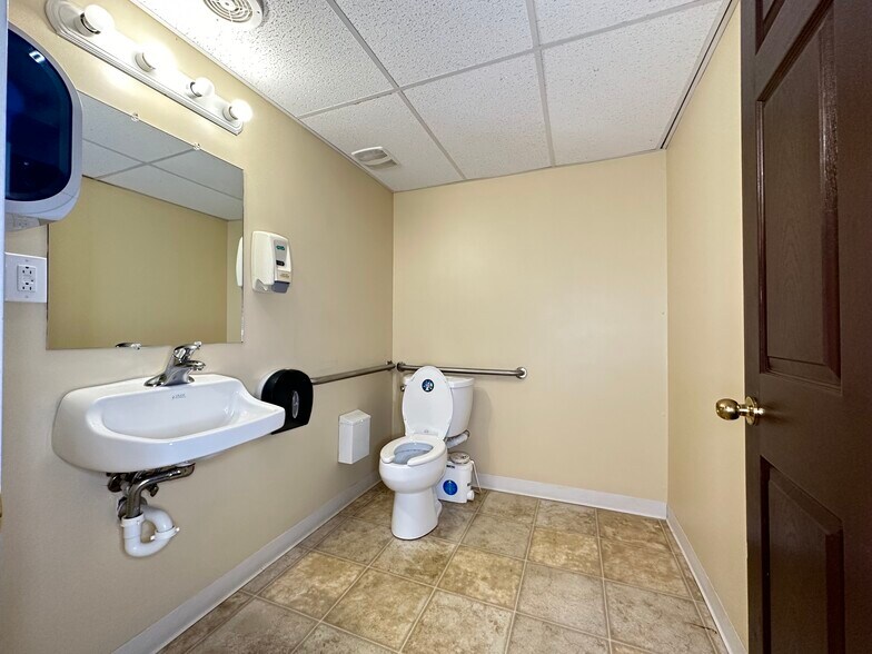 More Photos Of 1001 S 1st St, Fulton Apartments For Lease