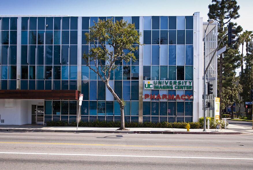 More Photos Of 18250 Roscoe Blvd, Northridge Medical For Lease
