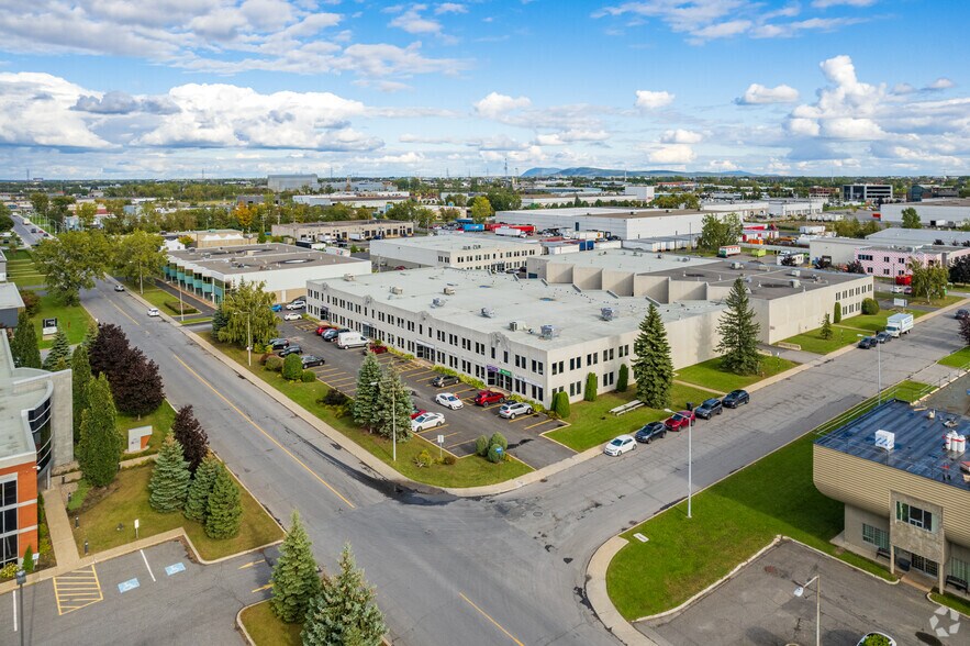 More Photos Of 2156-2168 Rue de la Province, Longueuil Light Distribution For Lease